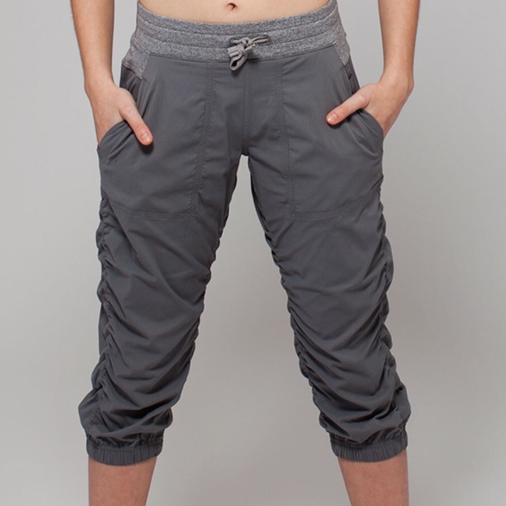 Ivivva Live to Move Crop